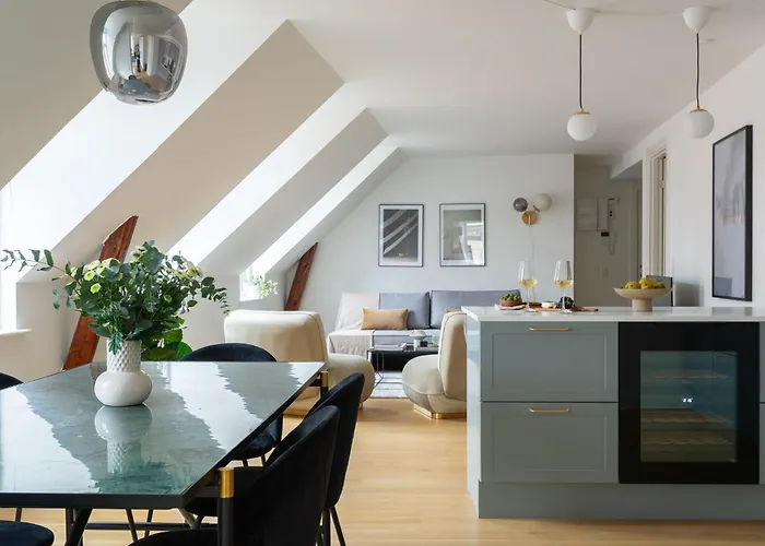 Leaves 6 - 2 Bdr Apt With Shared Roof Terrace